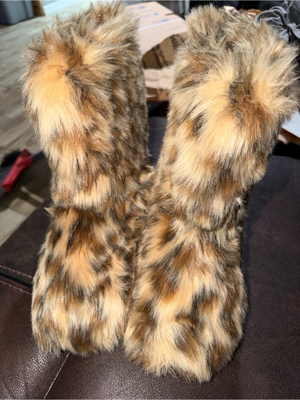 Leopard Faux Fur Slip-On Women's Slippers - Tan Brown